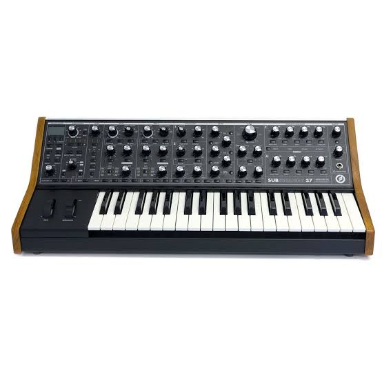 Moog Subsequent 37